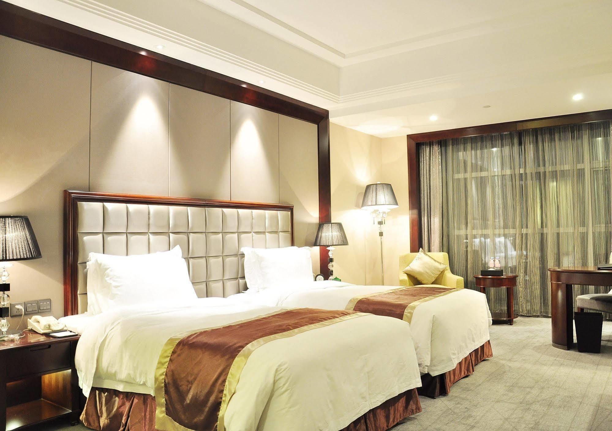 Shenzhen Baohengda International Hotel Bagian luar foto
