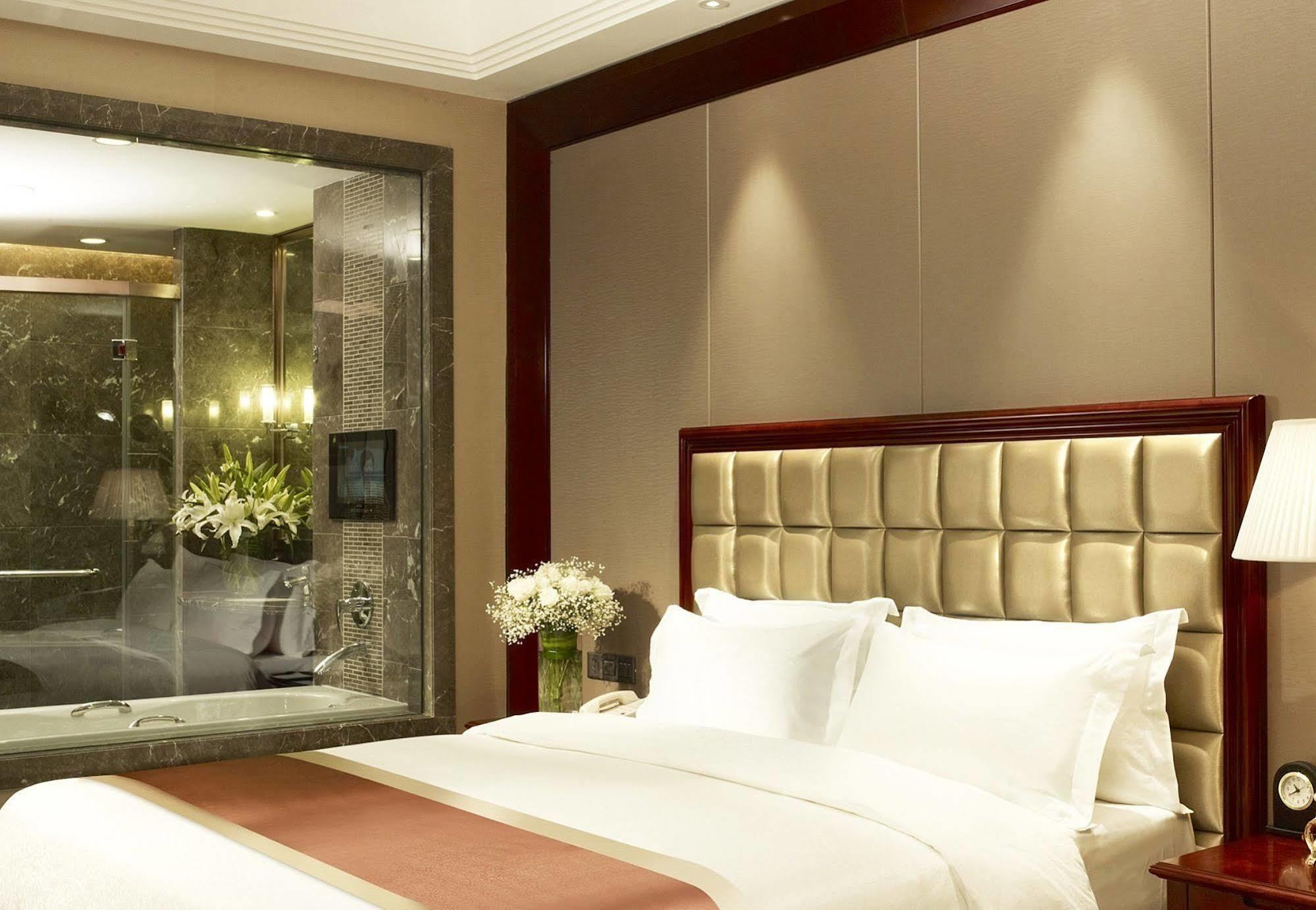Shenzhen Baohengda International Hotel Bagian luar foto